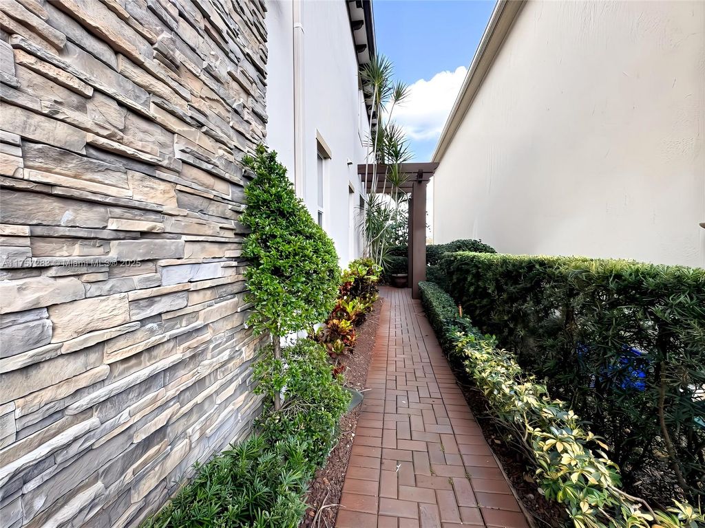 Photo of 5210 Golden Eagle Ter #5210, Davie, FL 33314 (MLS # A11757283)