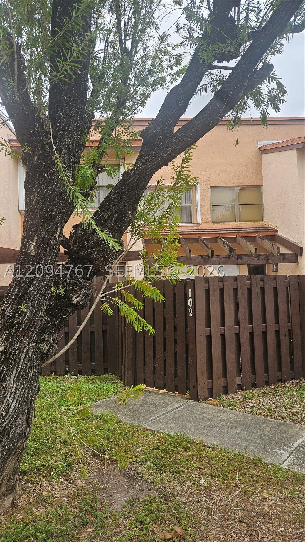 445 W Park Dr 102-4