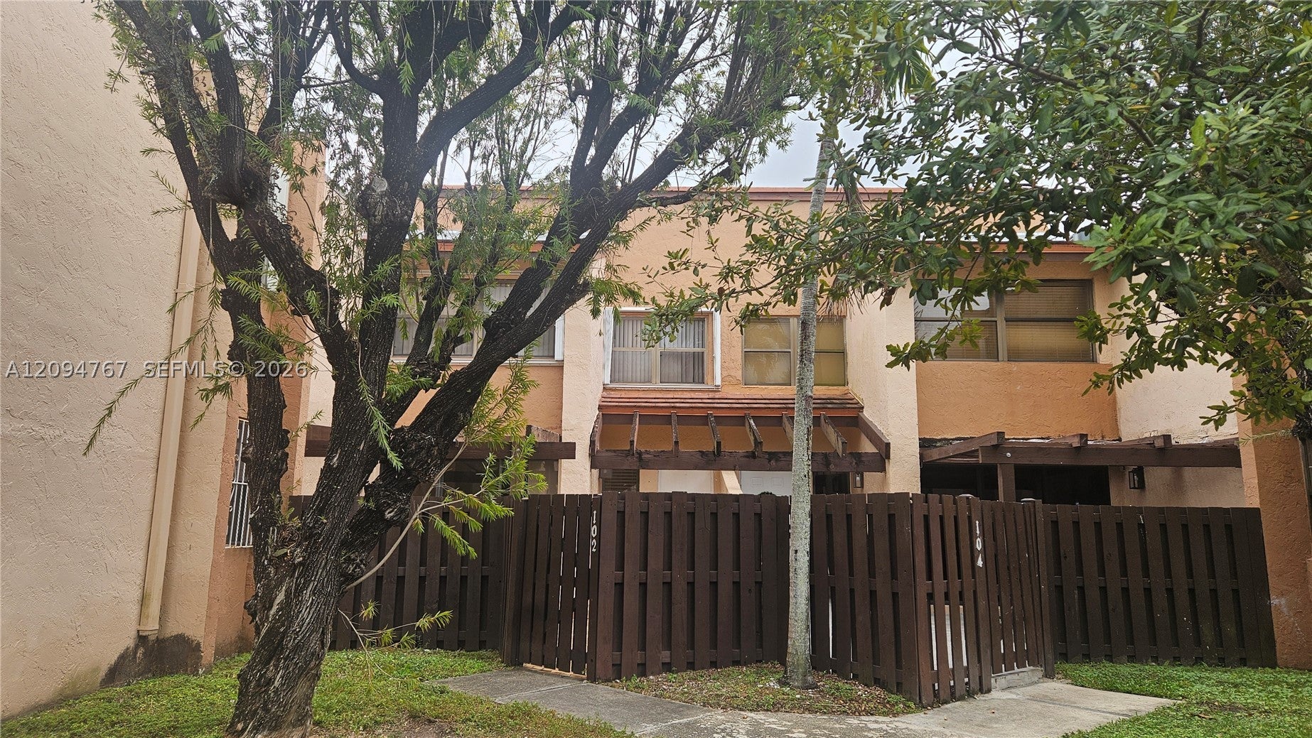 445 W Park Dr 102-4