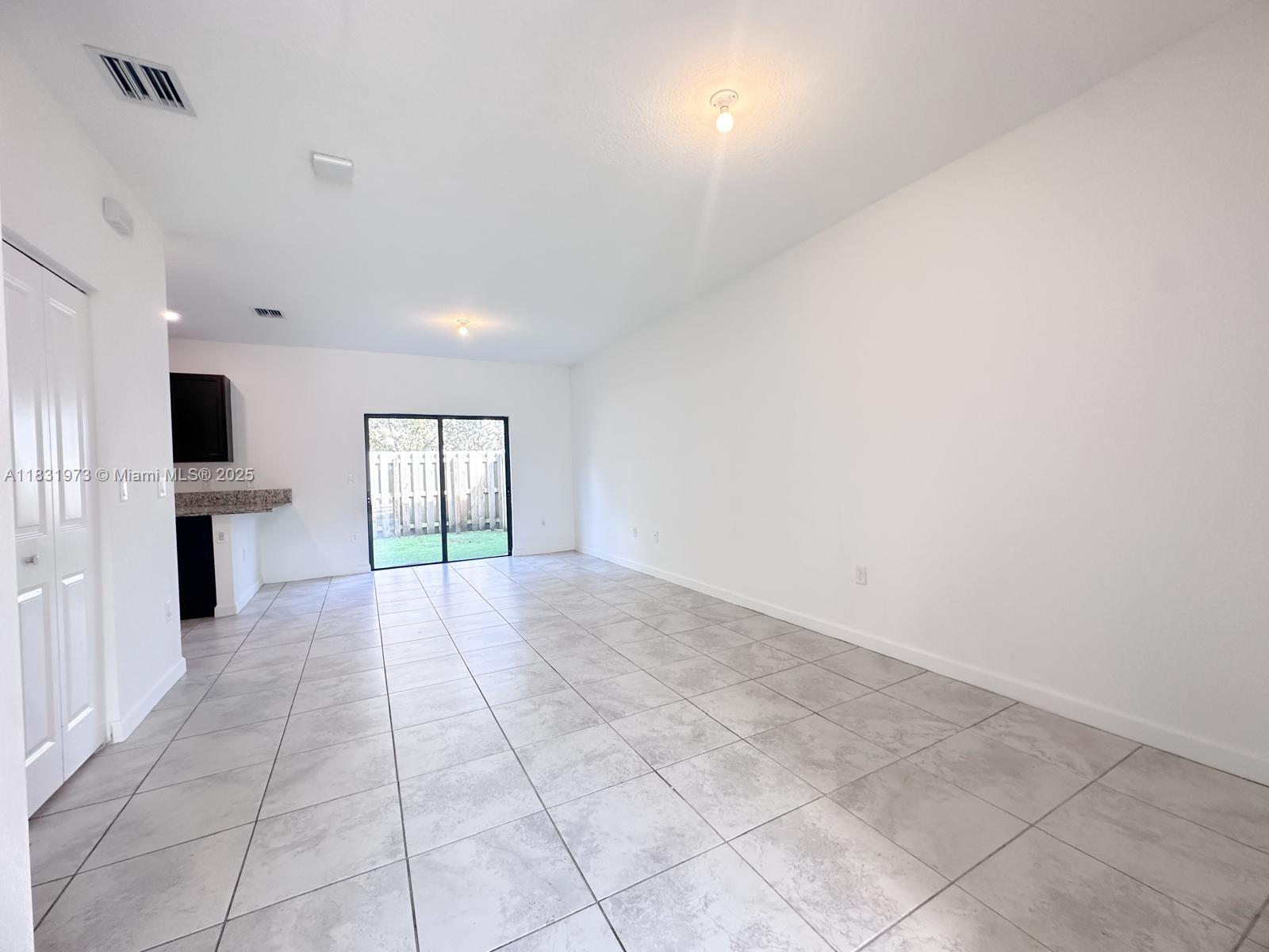 VIA VENTURA NEIGHBORHOOD - Residential