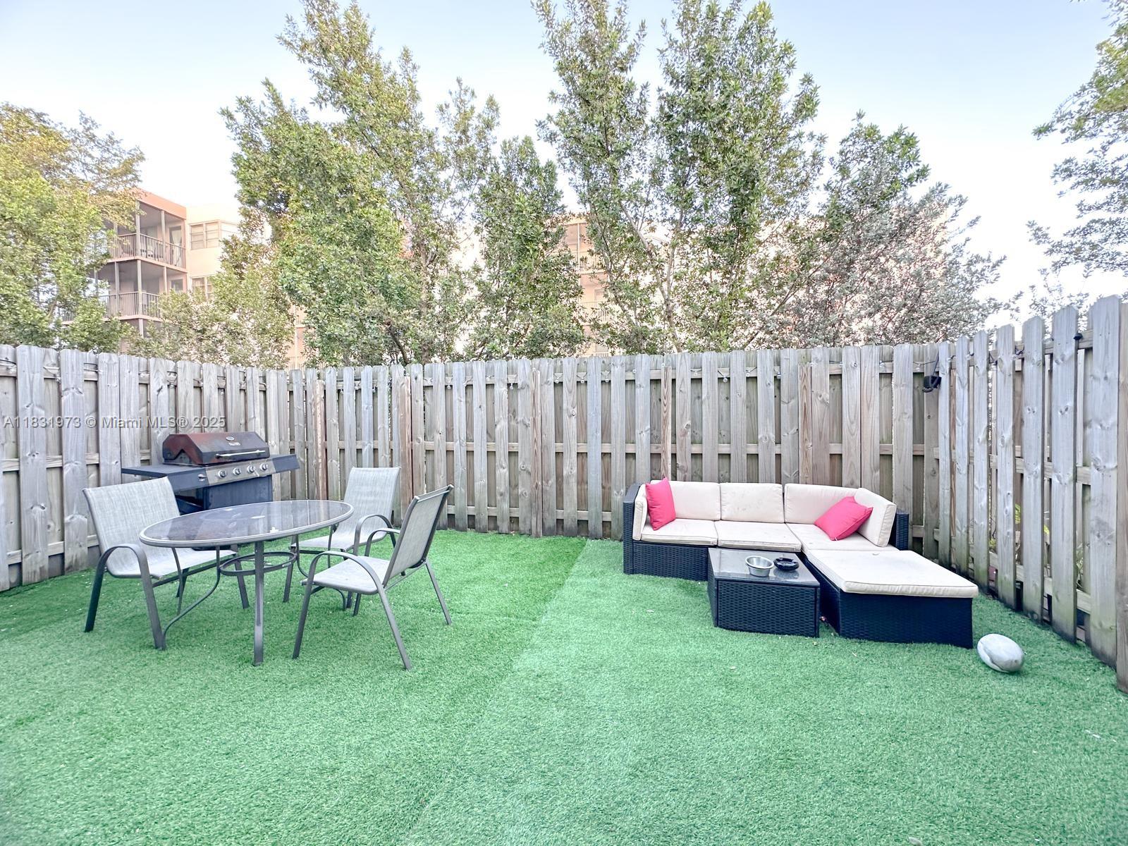 VIA VENTURA NEIGHBORHOOD - Residential