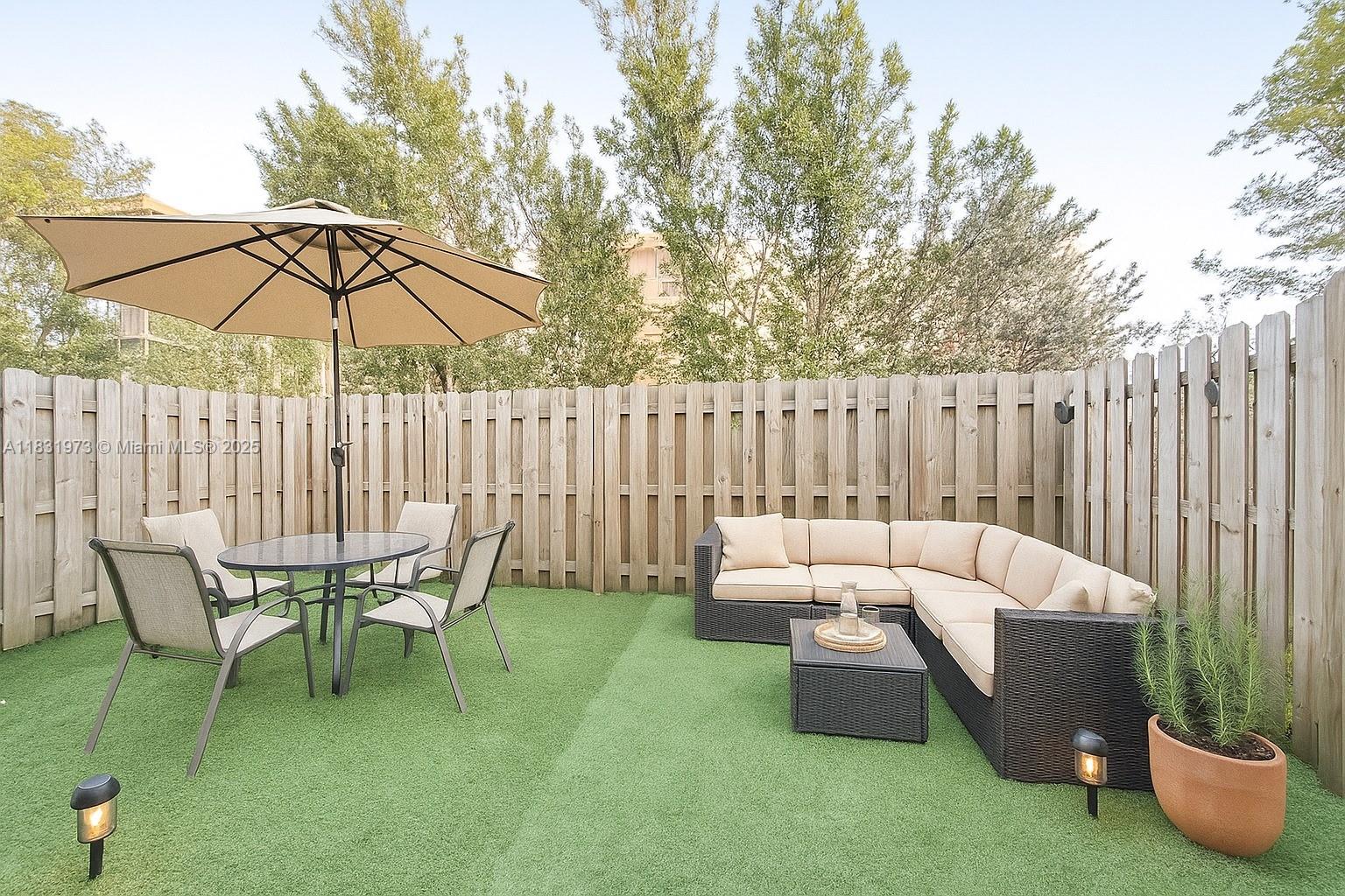 VIA VENTURA NEIGHBORHOOD - Residential