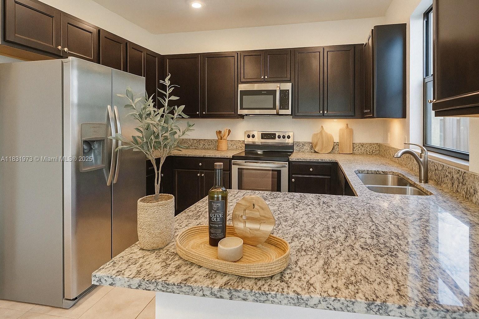 VIA VENTURA NEIGHBORHOOD - Residential