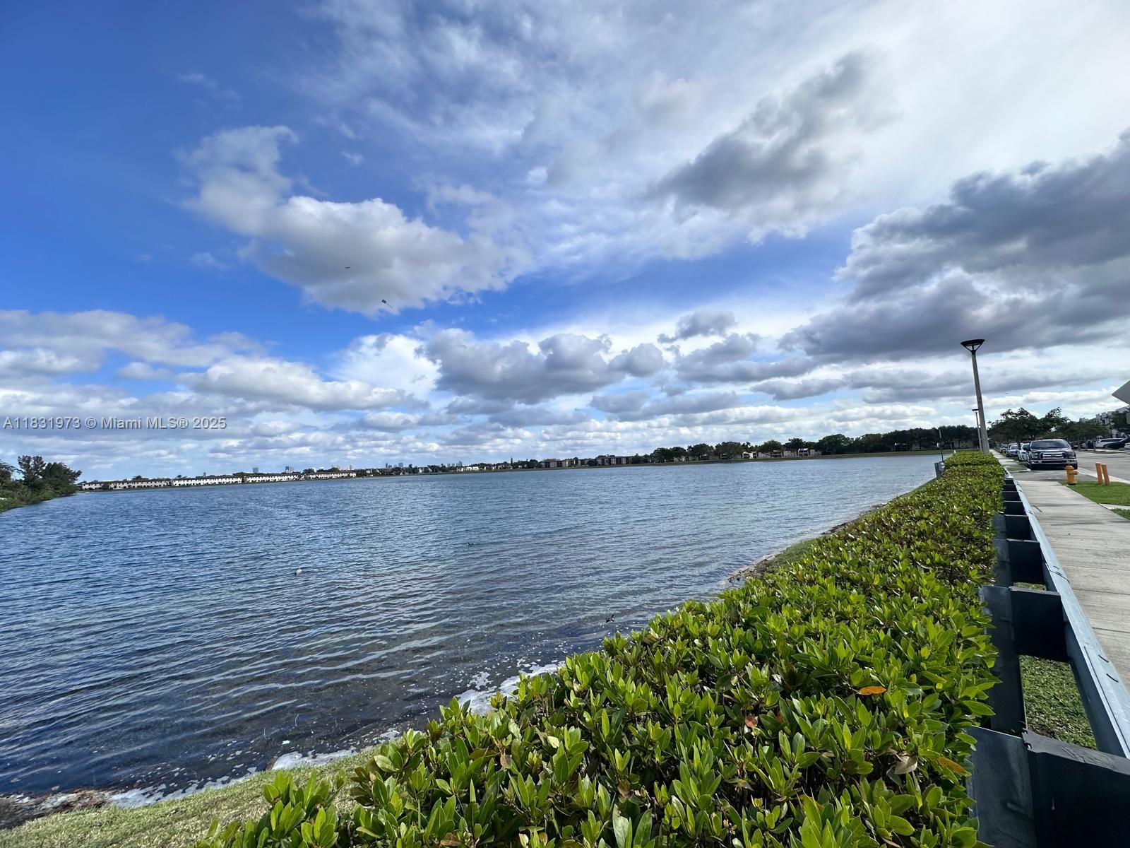 VIA VENTURA NEIGHBORHOOD - Residential