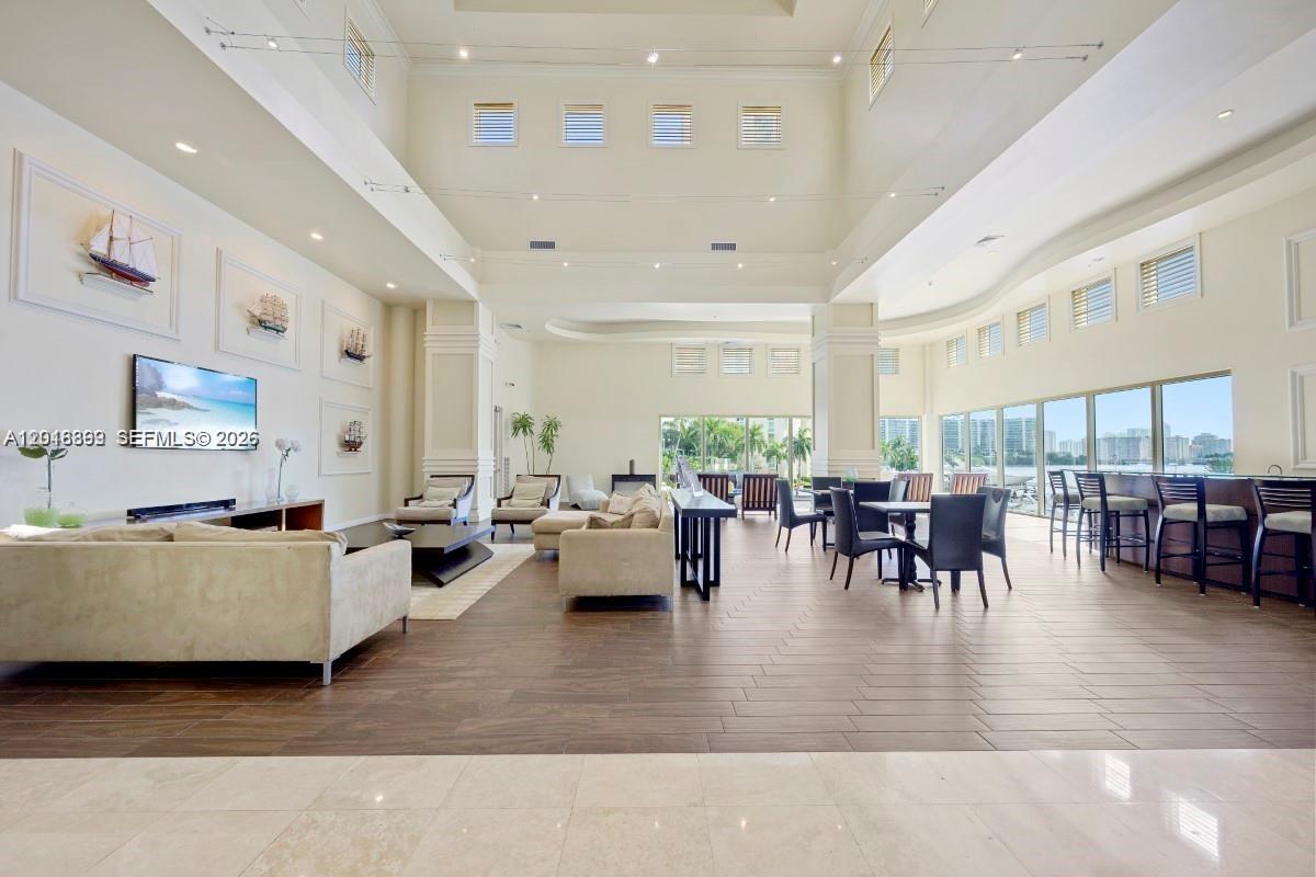 AVENTURA MARINA CONDO NUM - Residential