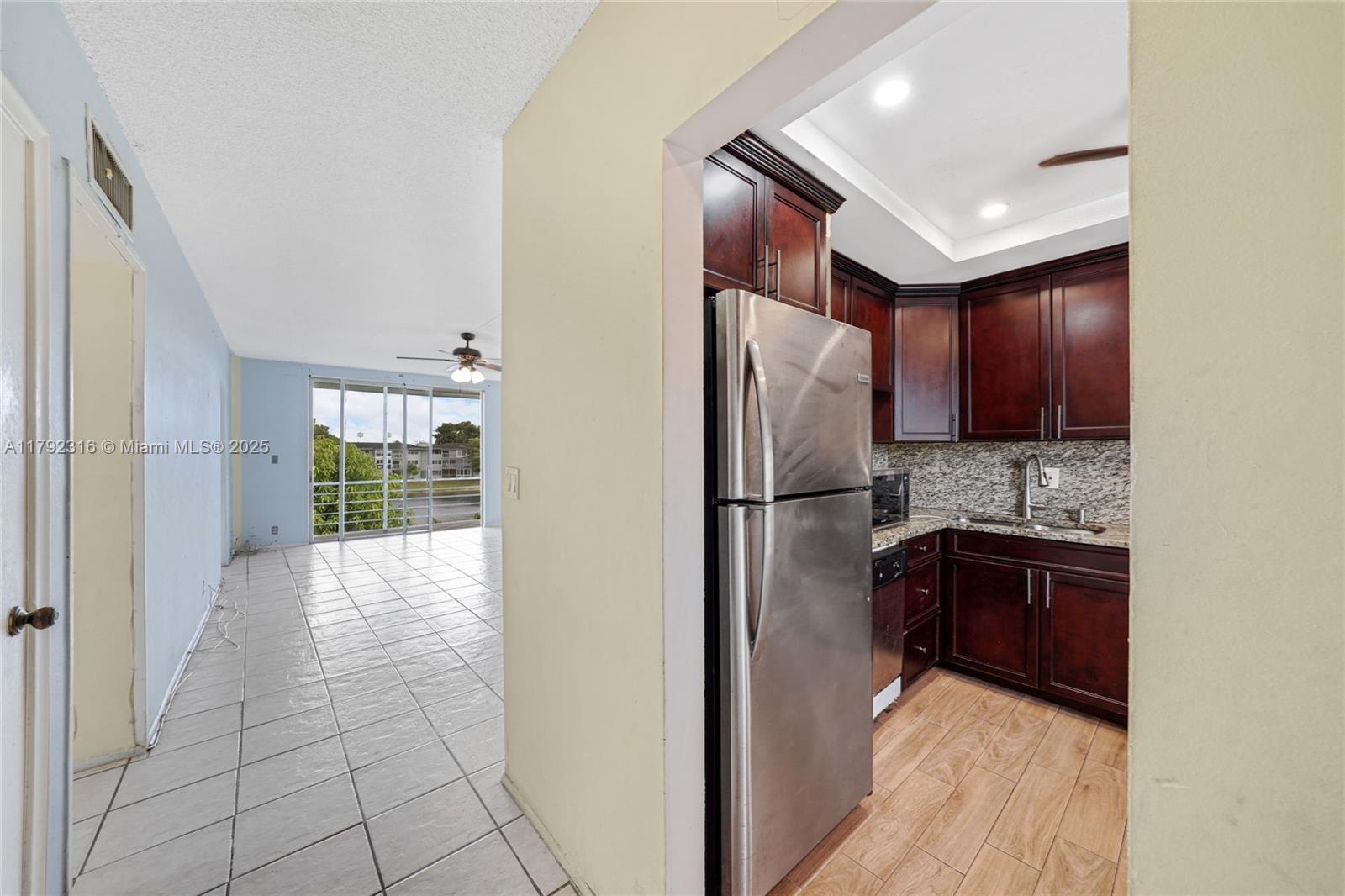 5435 NW 10th Ct 301