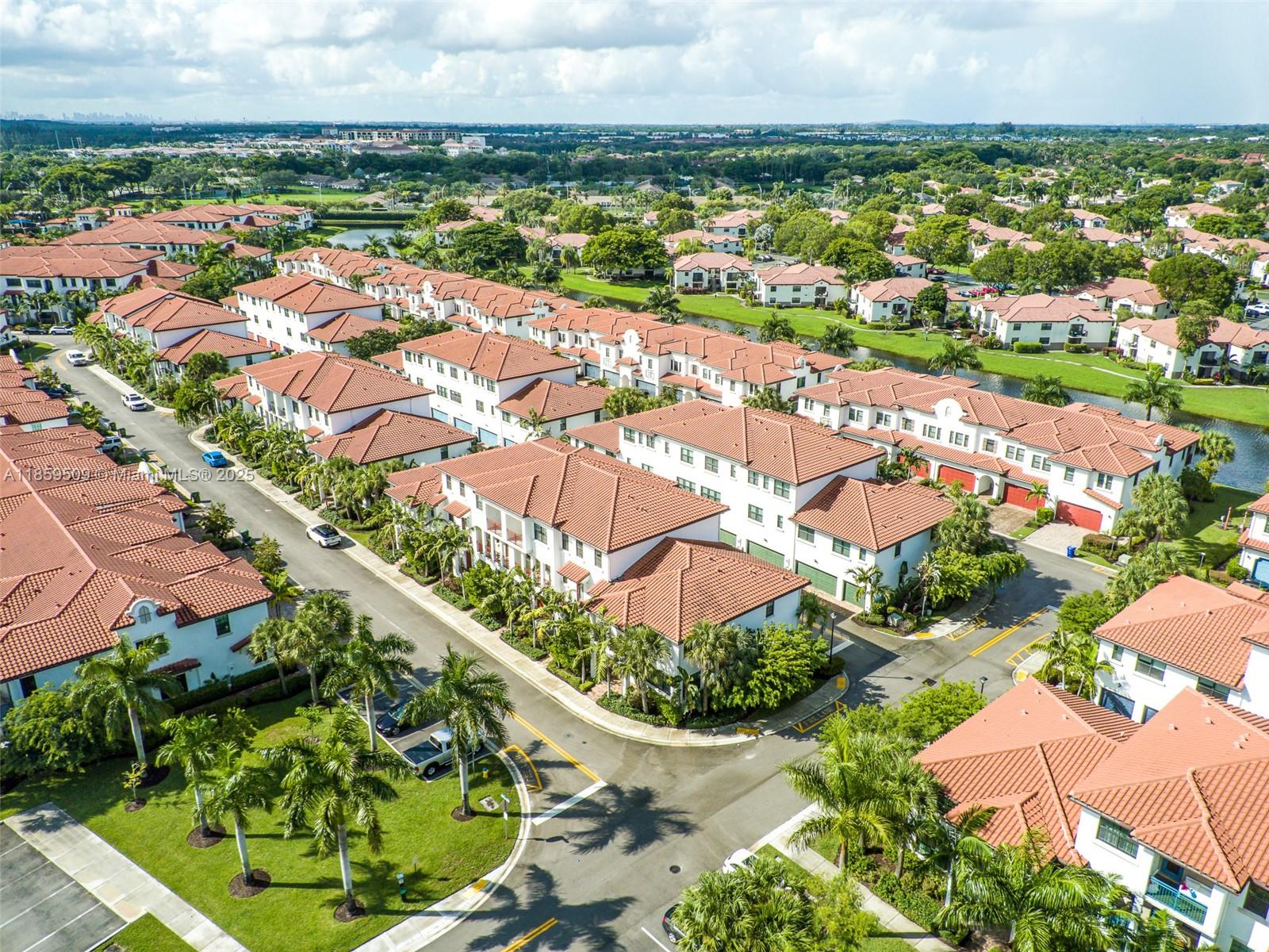 PEMBROKE LAKES SOUTH - Residential