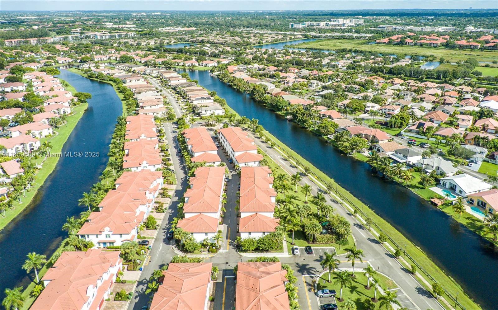PEMBROKE LAKES SOUTH - Residential