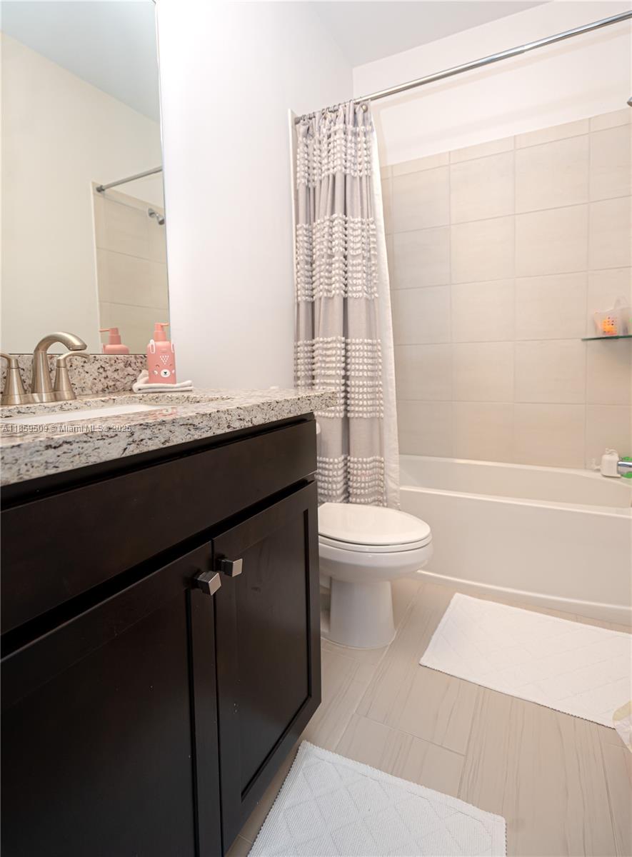 PEMBROKE LAKES SOUTH - Residential