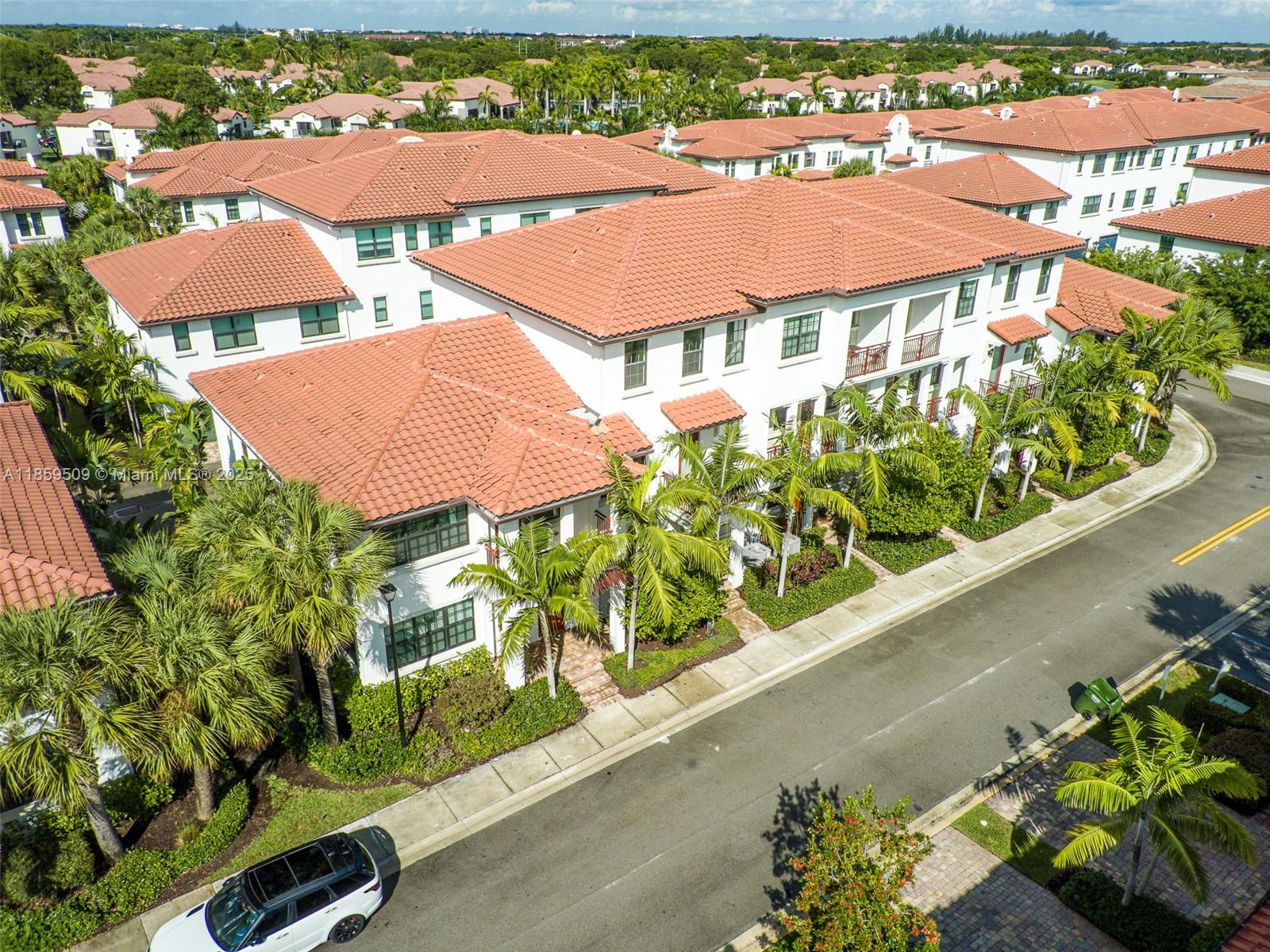 PEMBROKE LAKES SOUTH - Residential