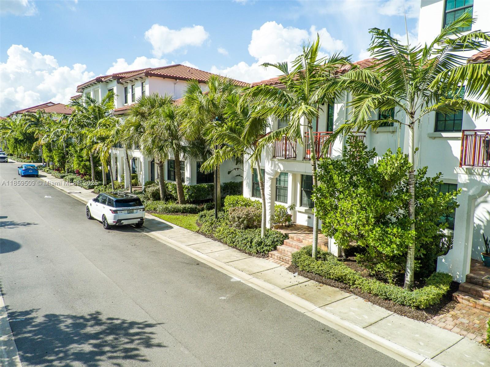 PEMBROKE LAKES SOUTH - Residential