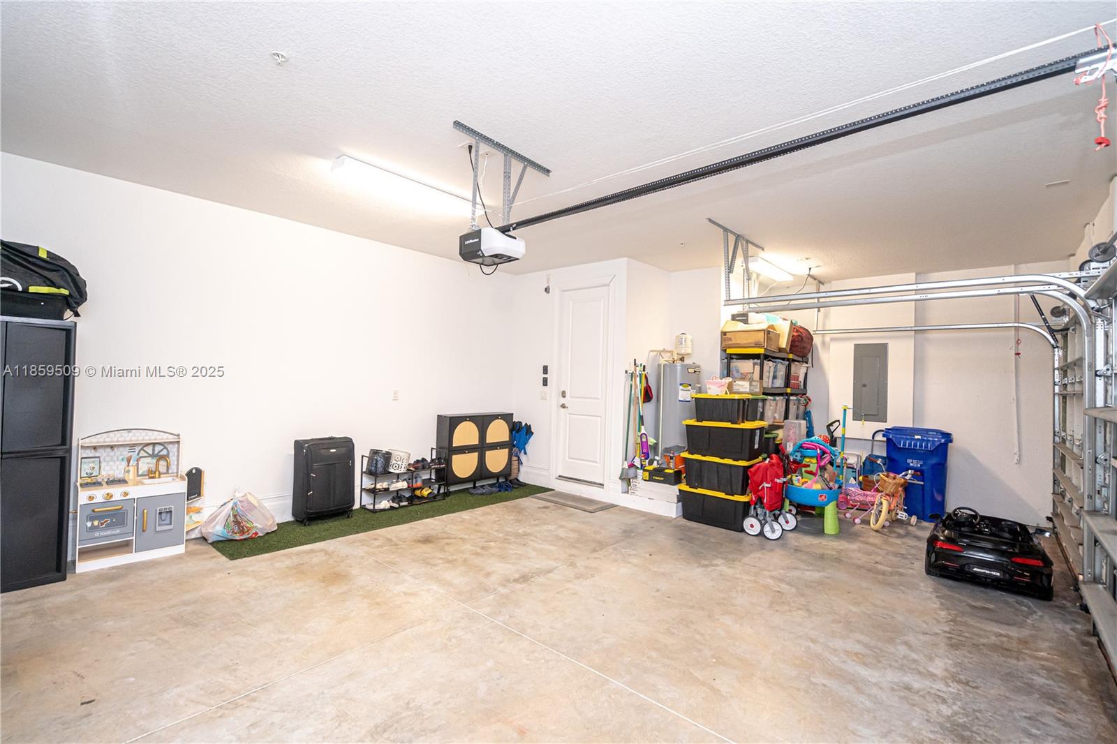 PEMBROKE LAKES SOUTH - Residential