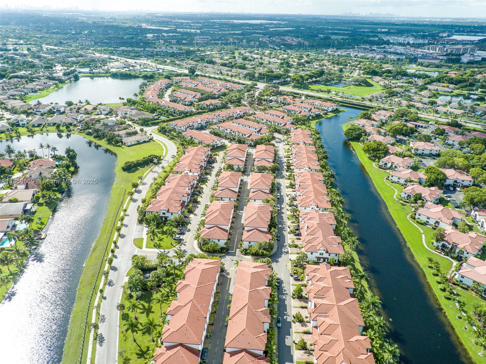 PEMBROKE LAKES SOUTH - Residential