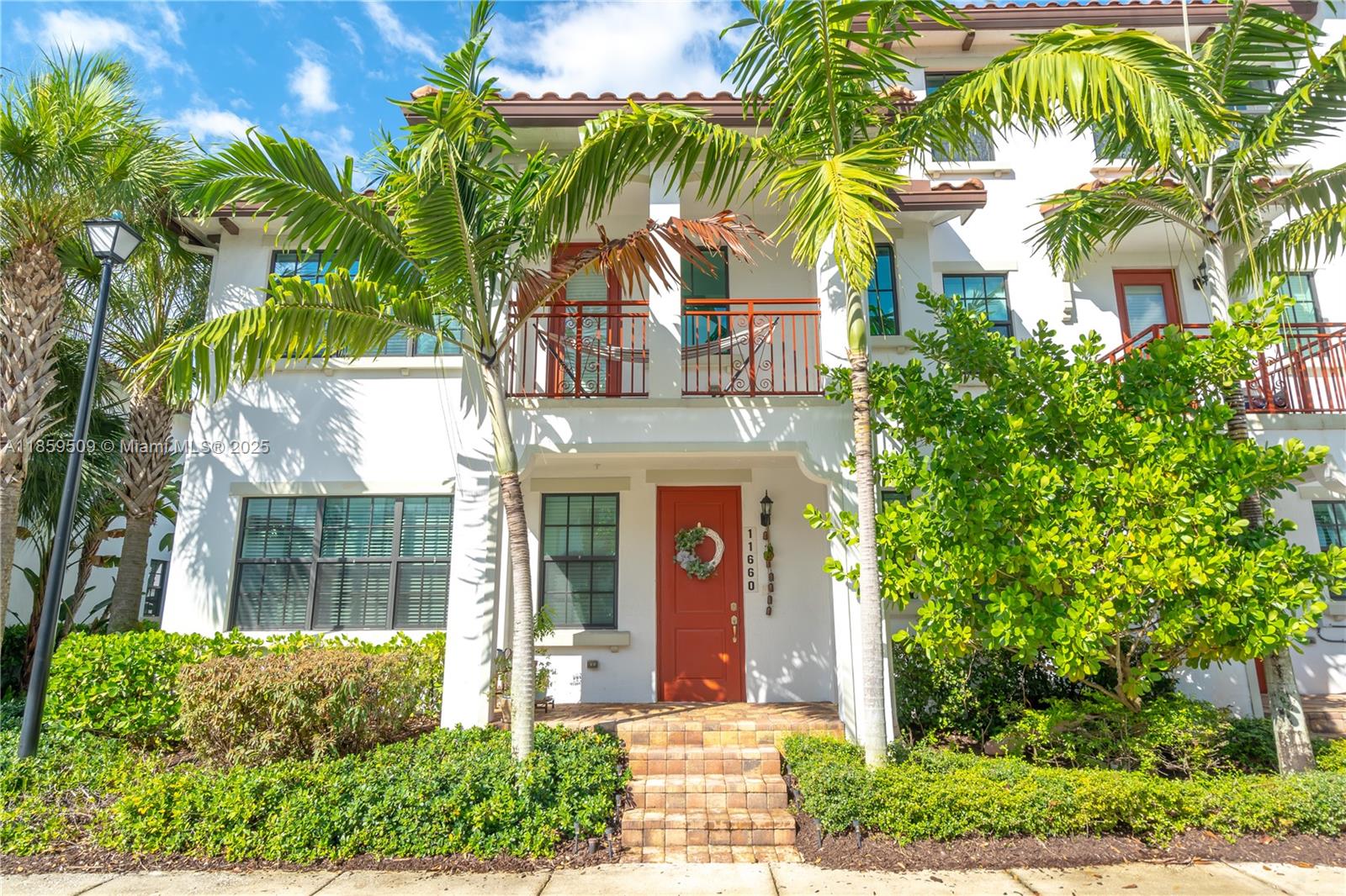 PEMBROKE LAKES SOUTH - Residential