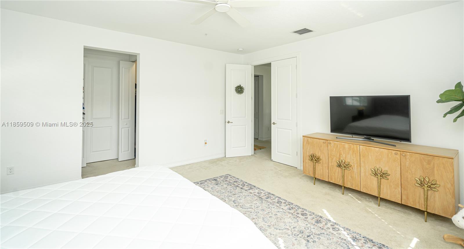 PEMBROKE LAKES SOUTH - Residential