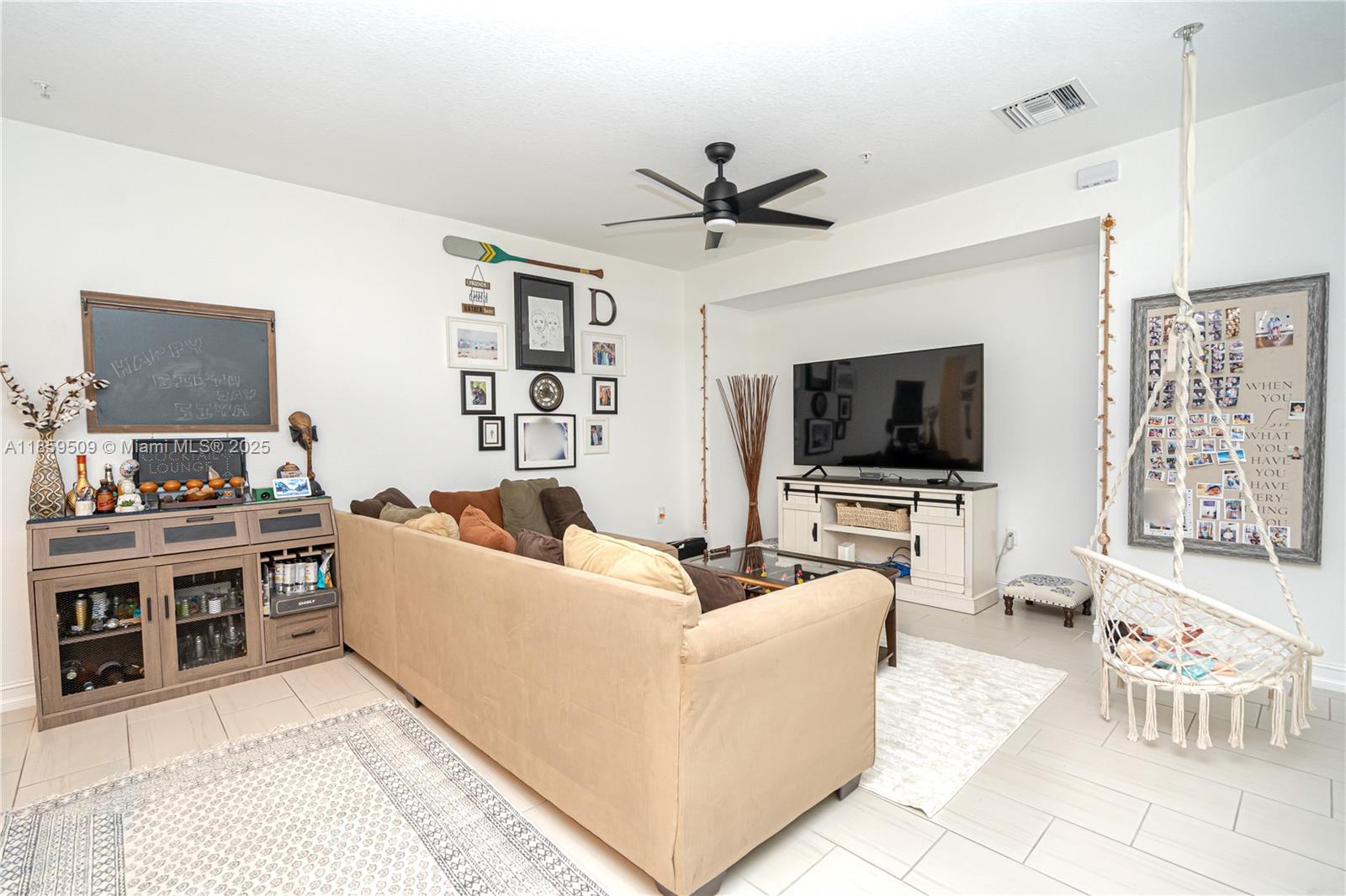 PEMBROKE LAKES SOUTH - Residential