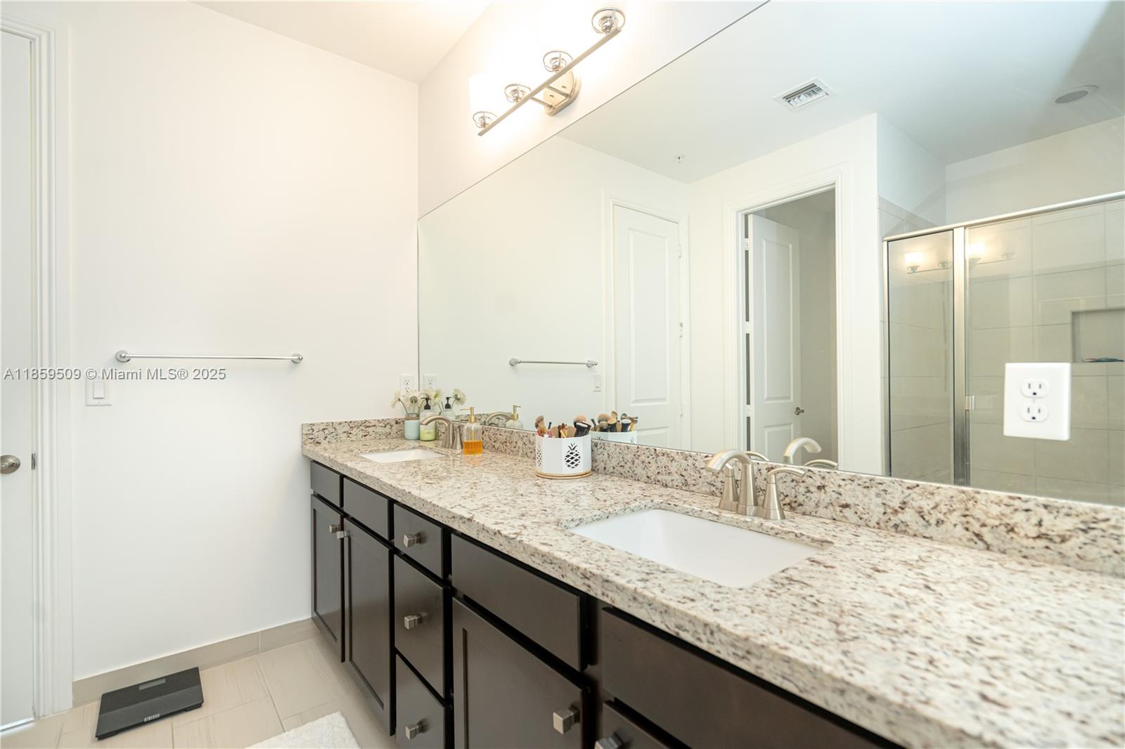 PEMBROKE LAKES SOUTH - Residential