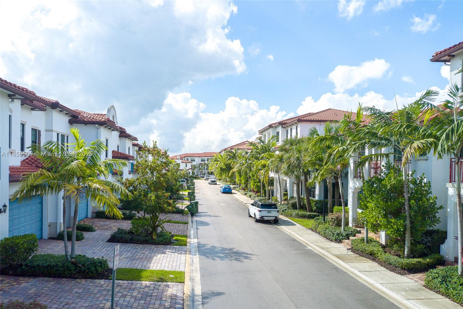 PEMBROKE LAKES SOUTH - Residential