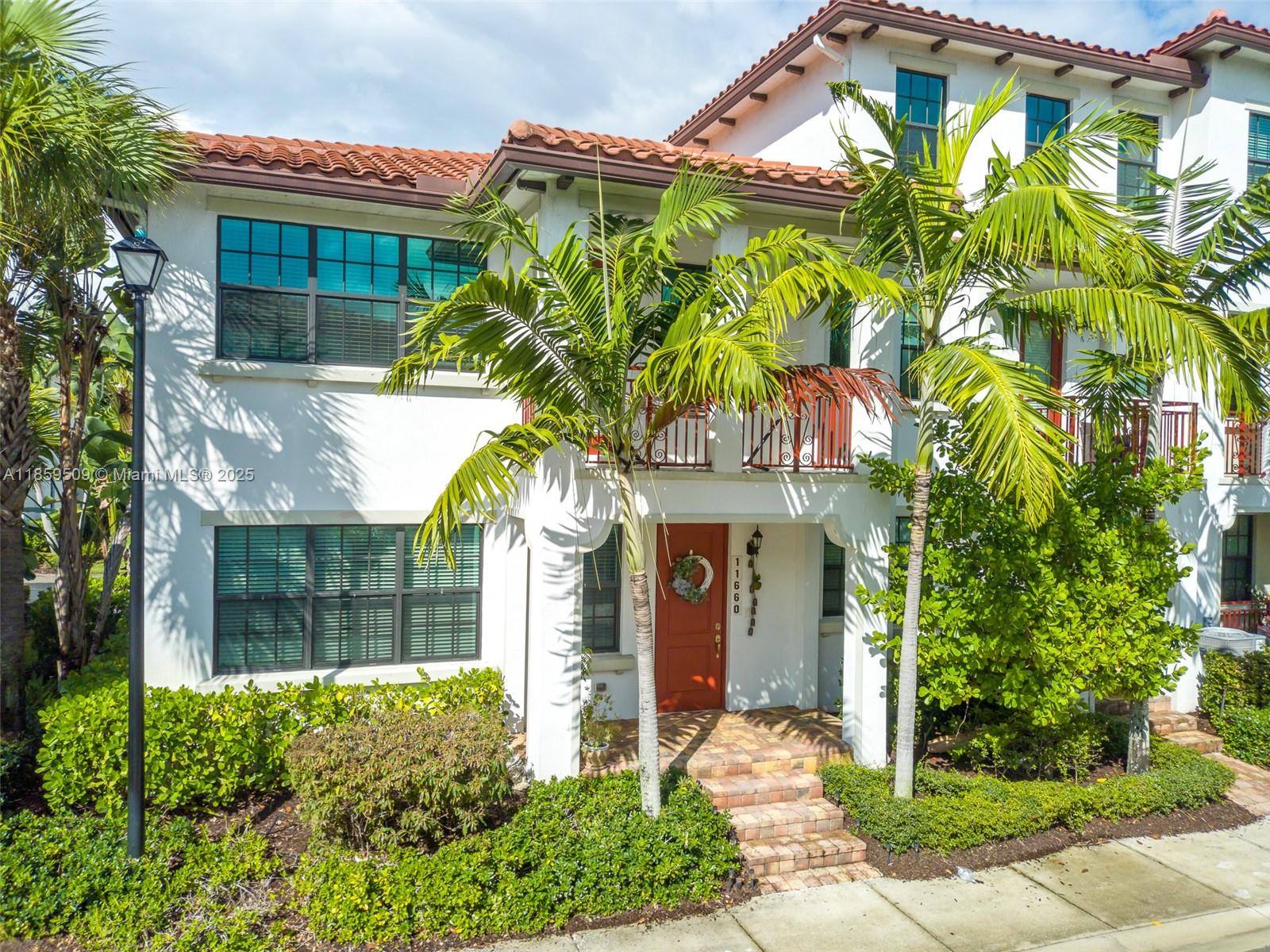 PEMBROKE LAKES SOUTH - Residential