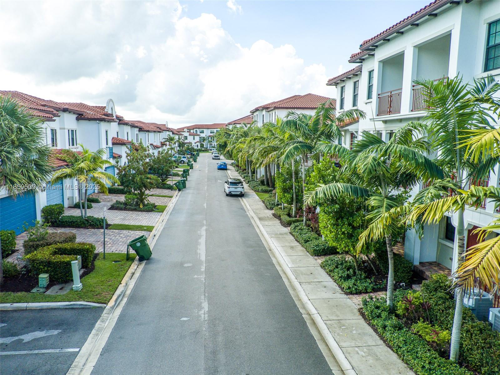 PEMBROKE LAKES SOUTH - Residential