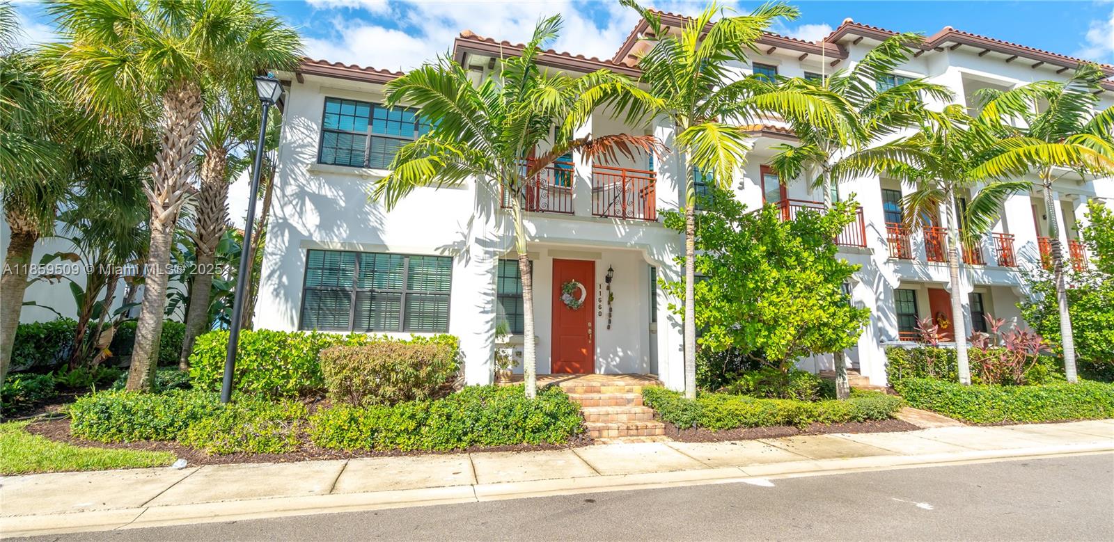 PEMBROKE LAKES SOUTH - Residential