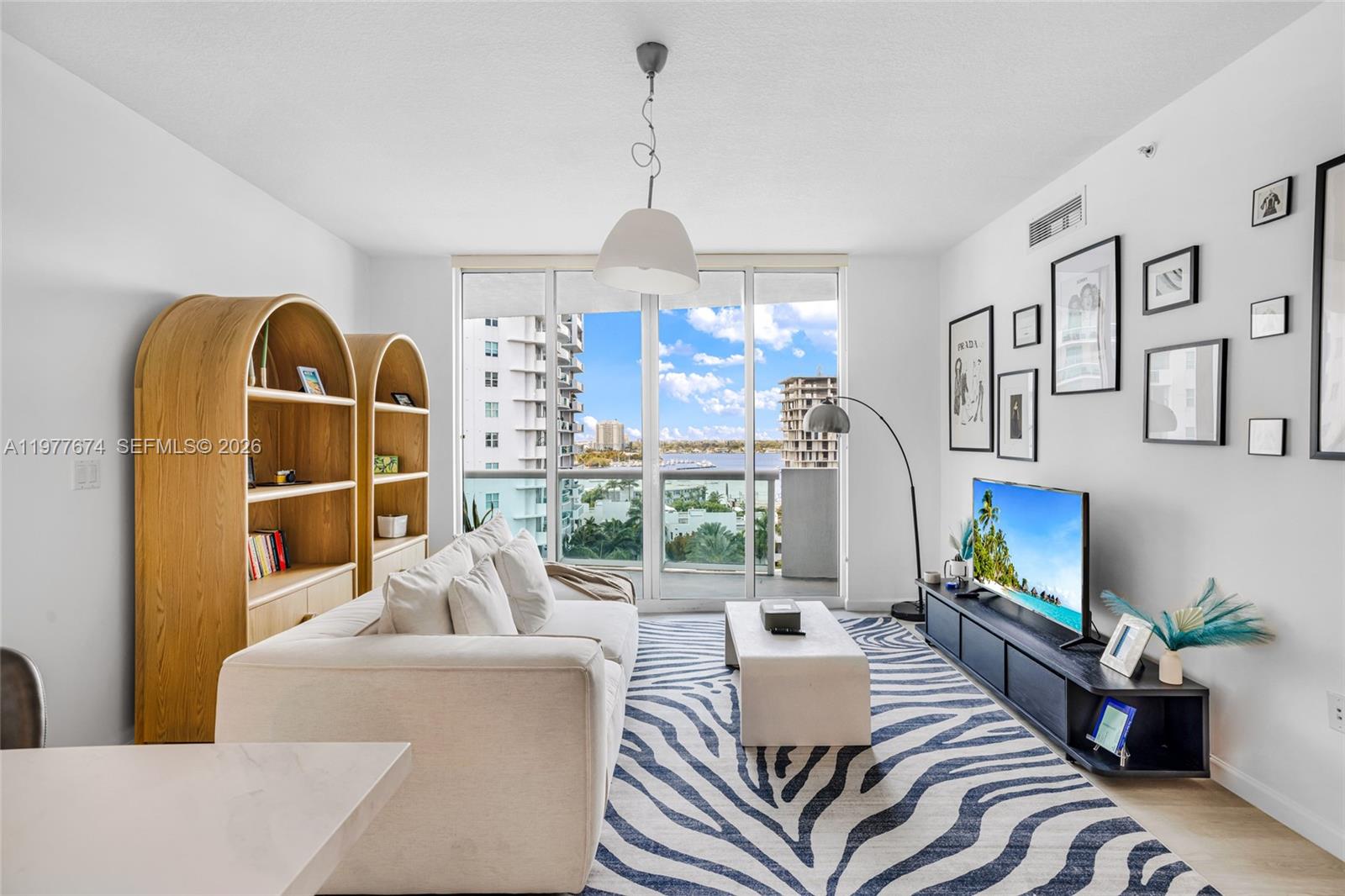 7910 Harbor Island Dr 901