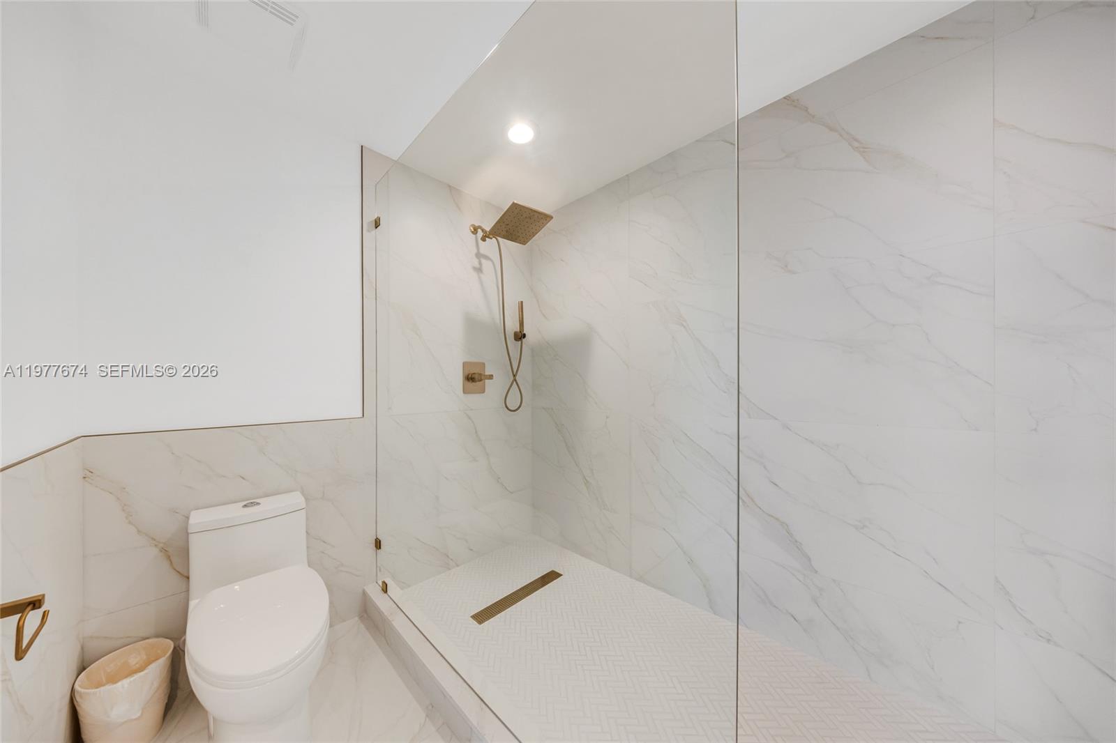 360 CONDO B - Residential Lease