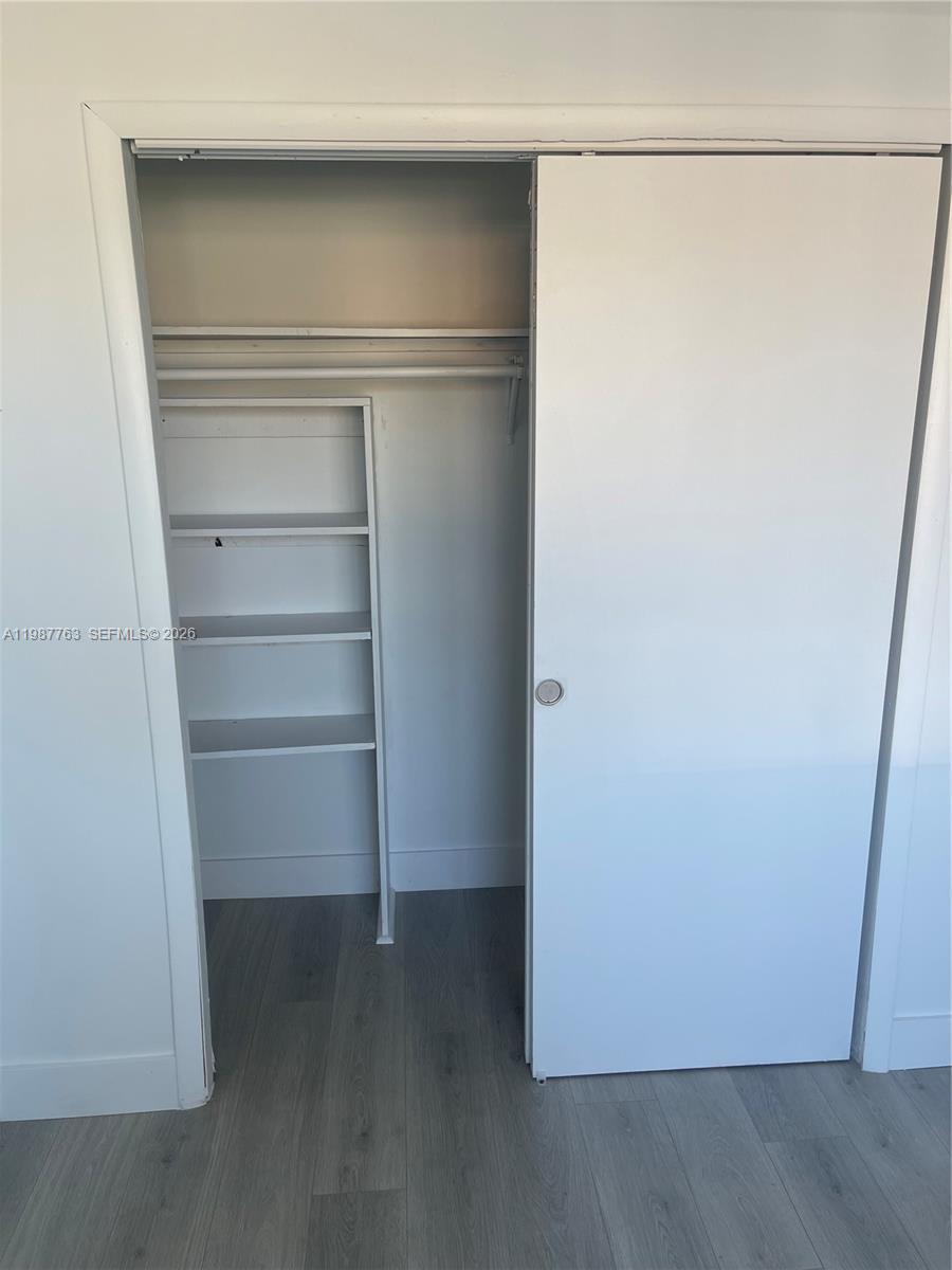 TROPICAL HOMES - Residential Lease