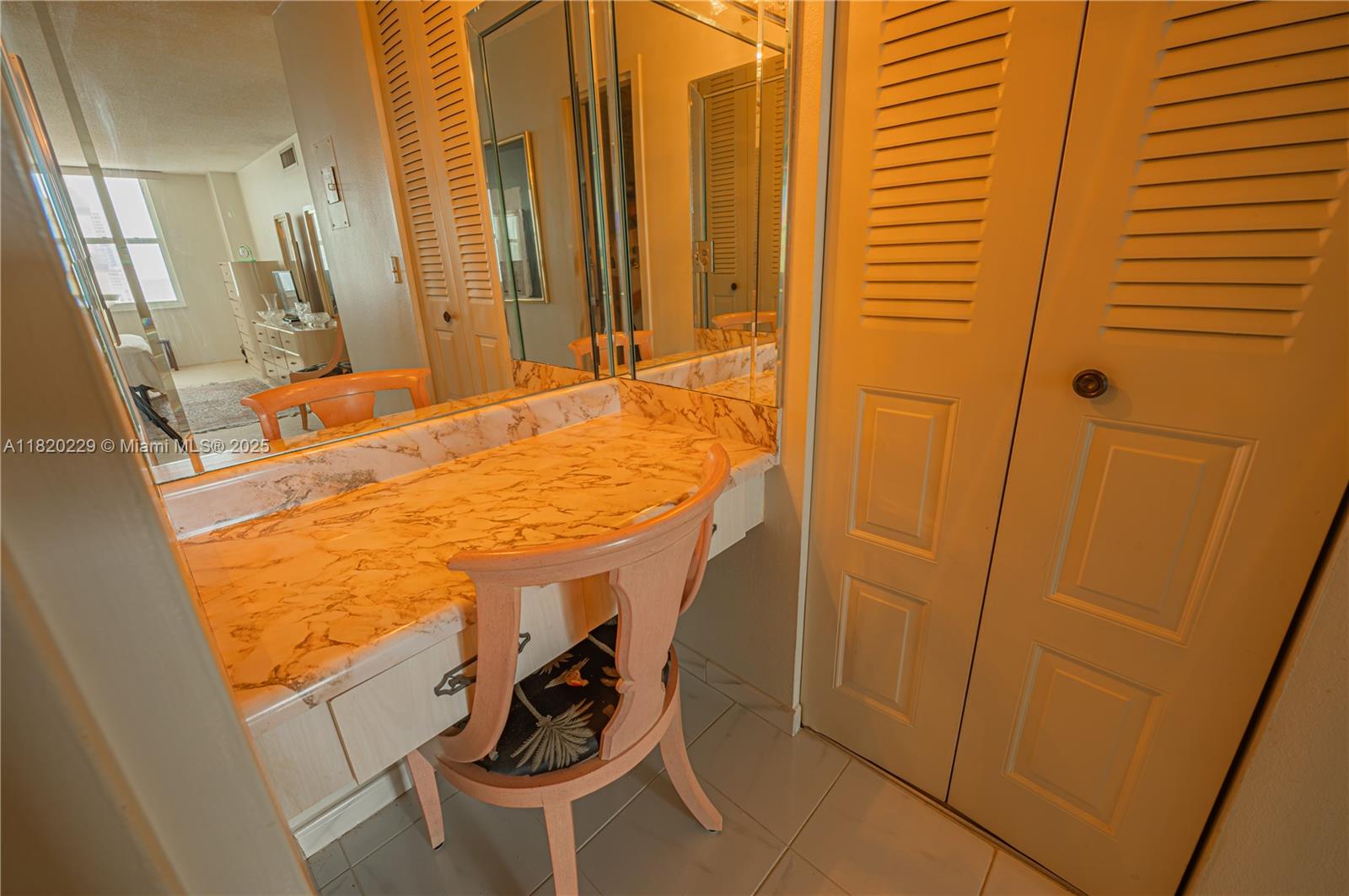 WINSTON TOWERS 500 CONDO - Residential