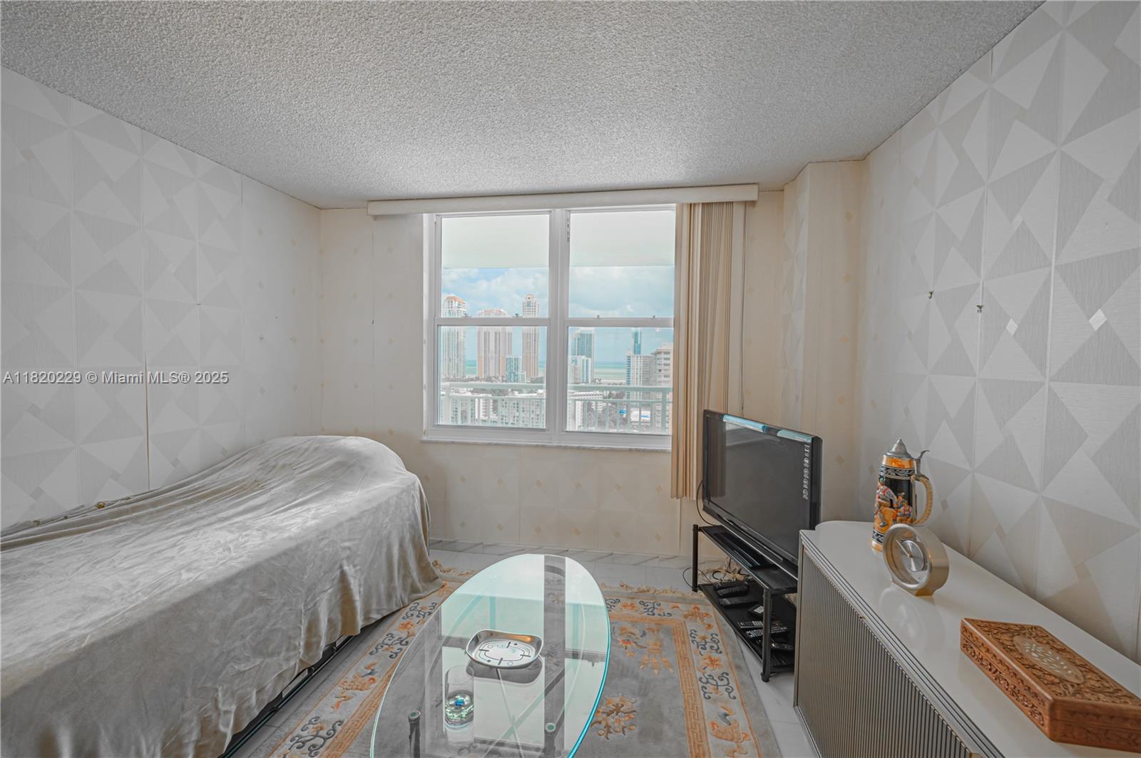 WINSTON TOWERS 500 CONDO - Residential