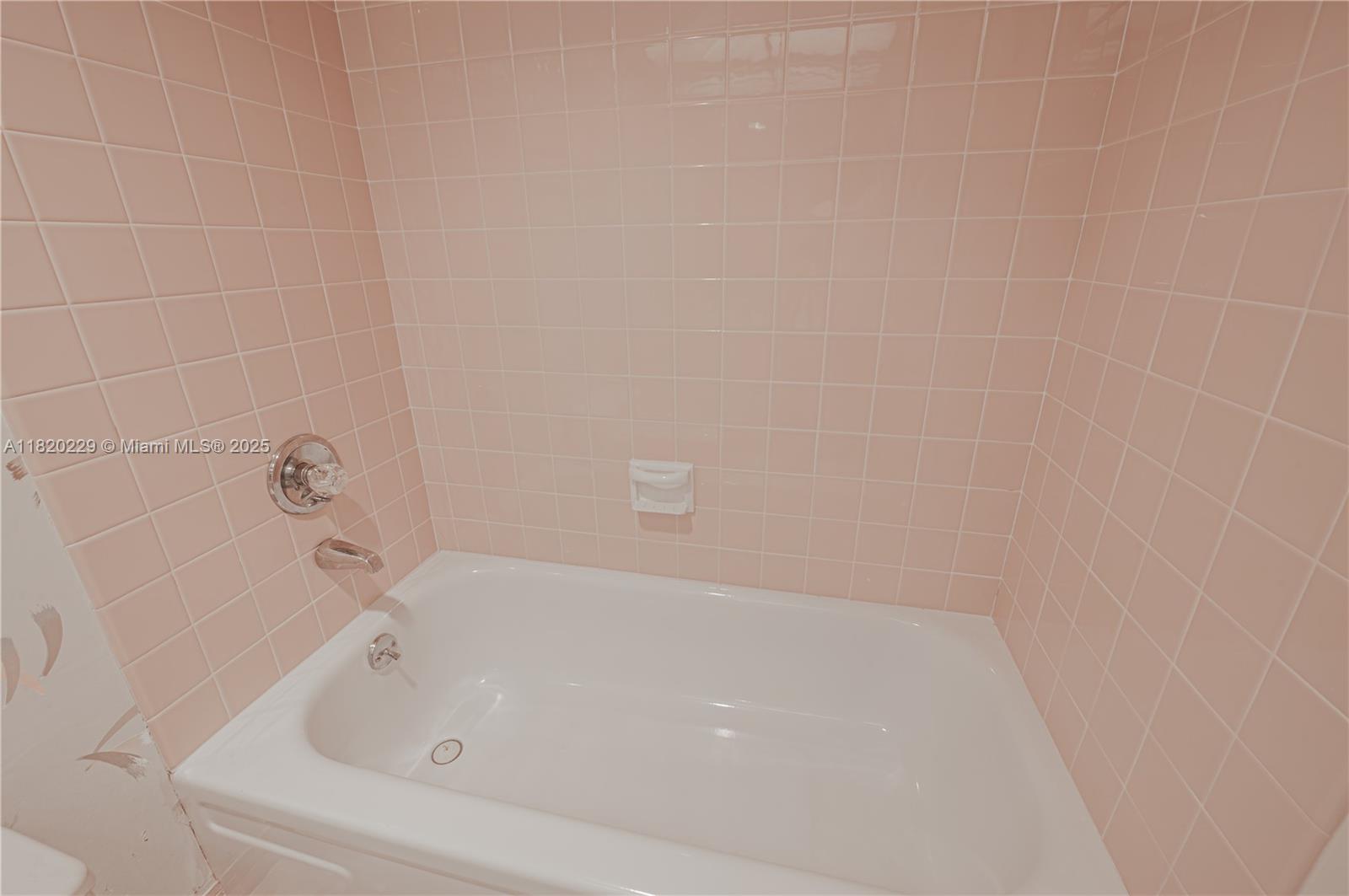 WINSTON TOWERS 500 CONDO - Residential