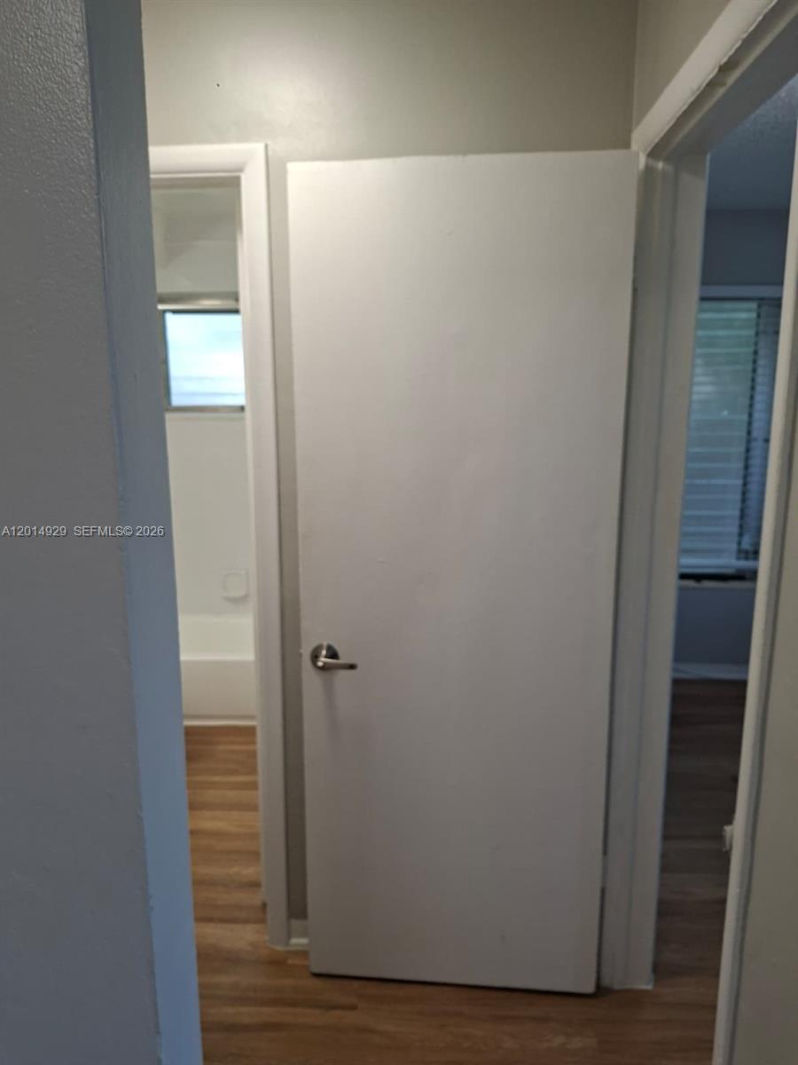 EMERALD LAKE PARK - Residential Lease