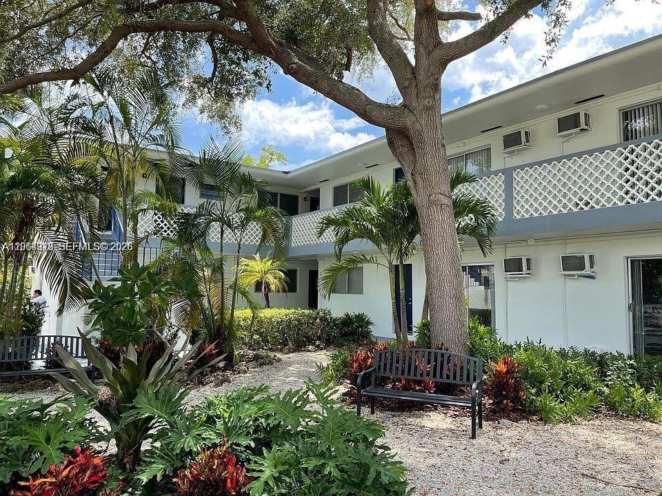 EMERALD LAKE PARK - Residential Lease