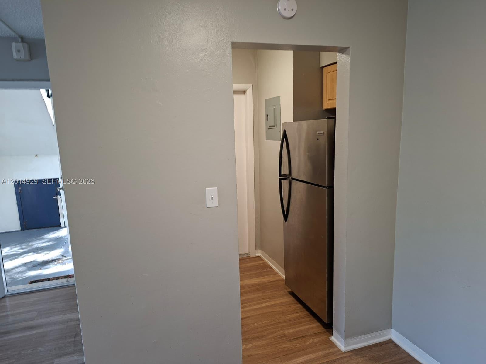 EMERALD LAKE PARK - Residential Lease