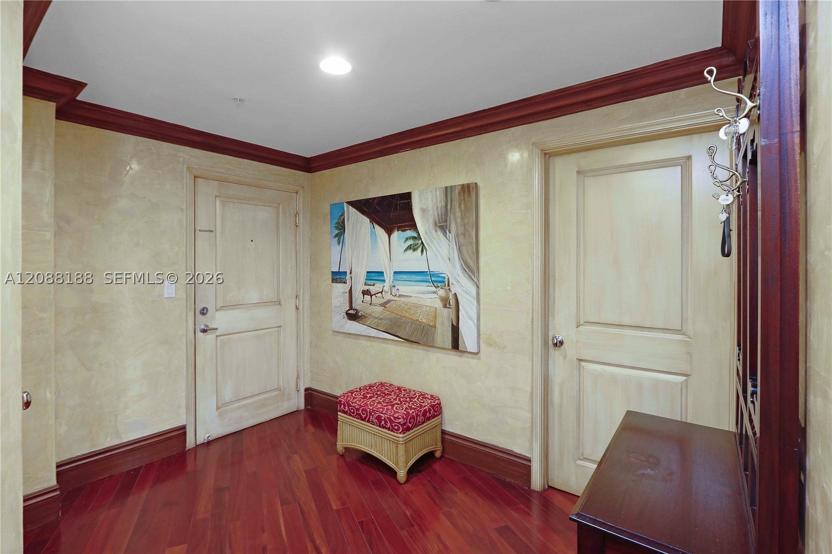 10 Aragon Ave 1216