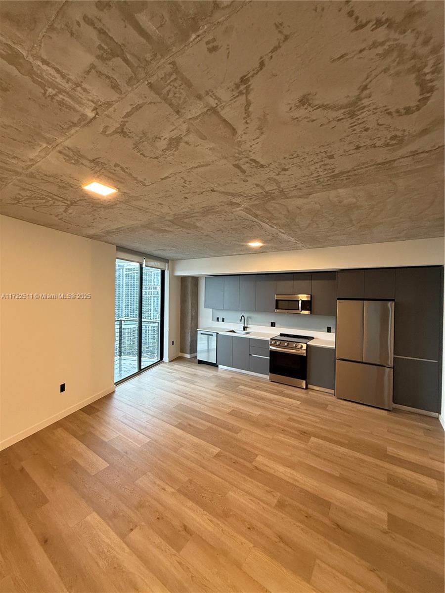 FT LAUDERDALE B-40 - Residential Lease