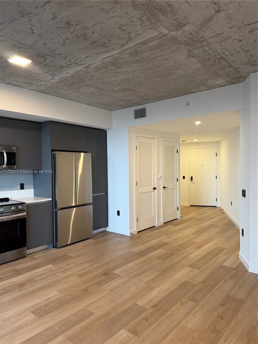 FT LAUDERDALE B-40 - Residential Lease