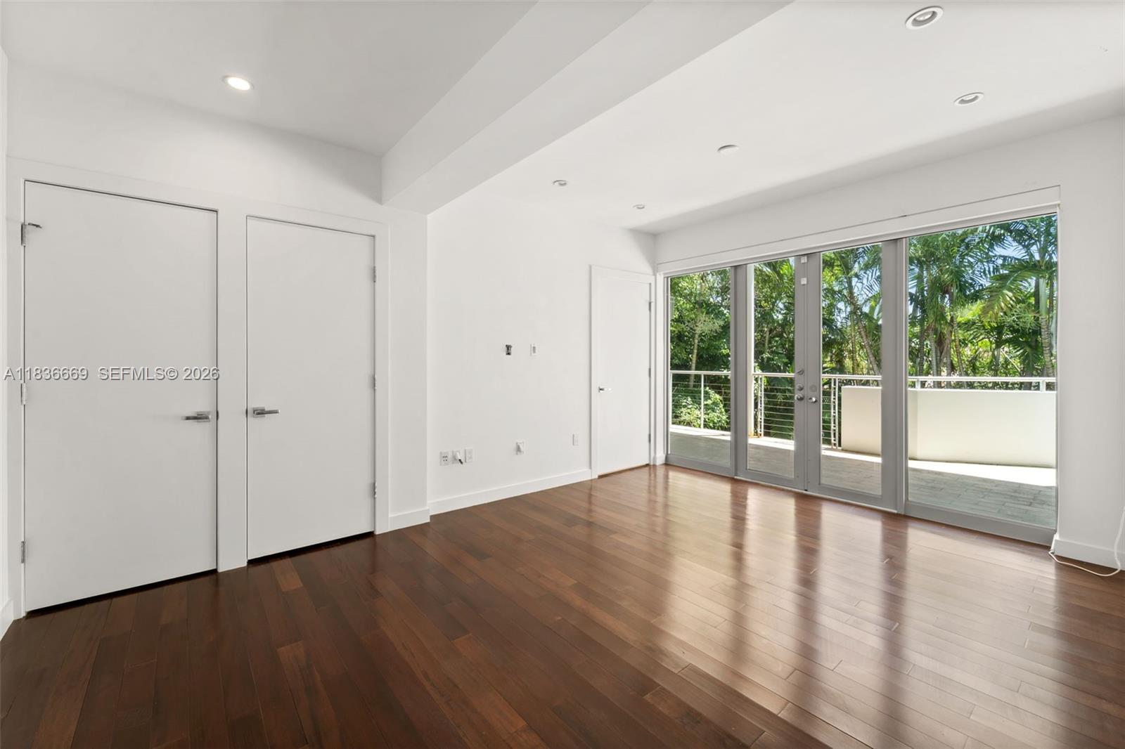 LA GORCE GOLF SUB - Residential