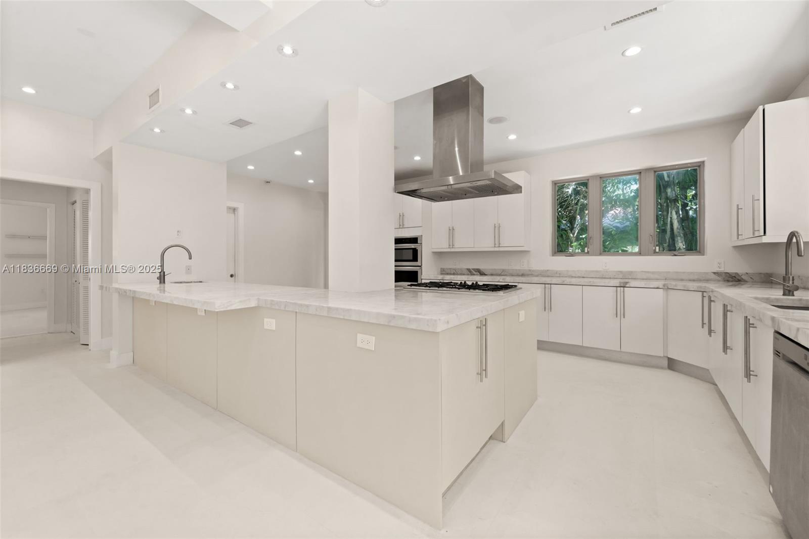 LA GORCE GOLF SUB - Residential