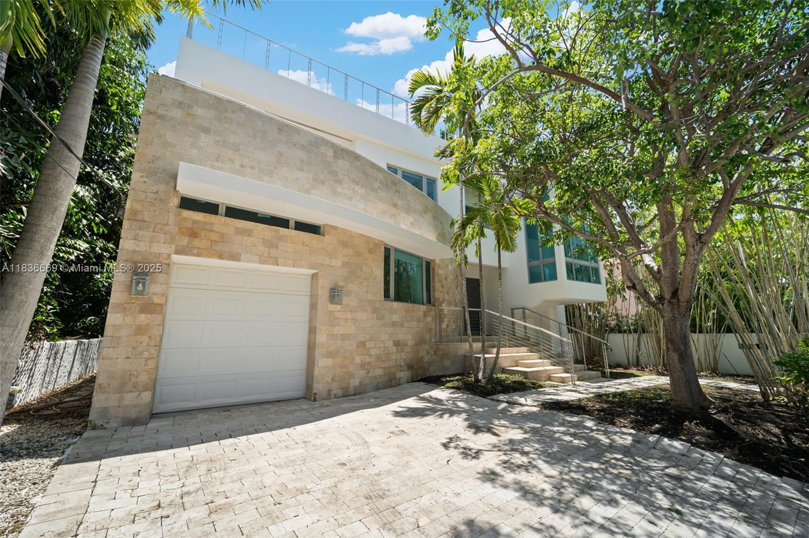 LA GORCE GOLF SUB - Residential