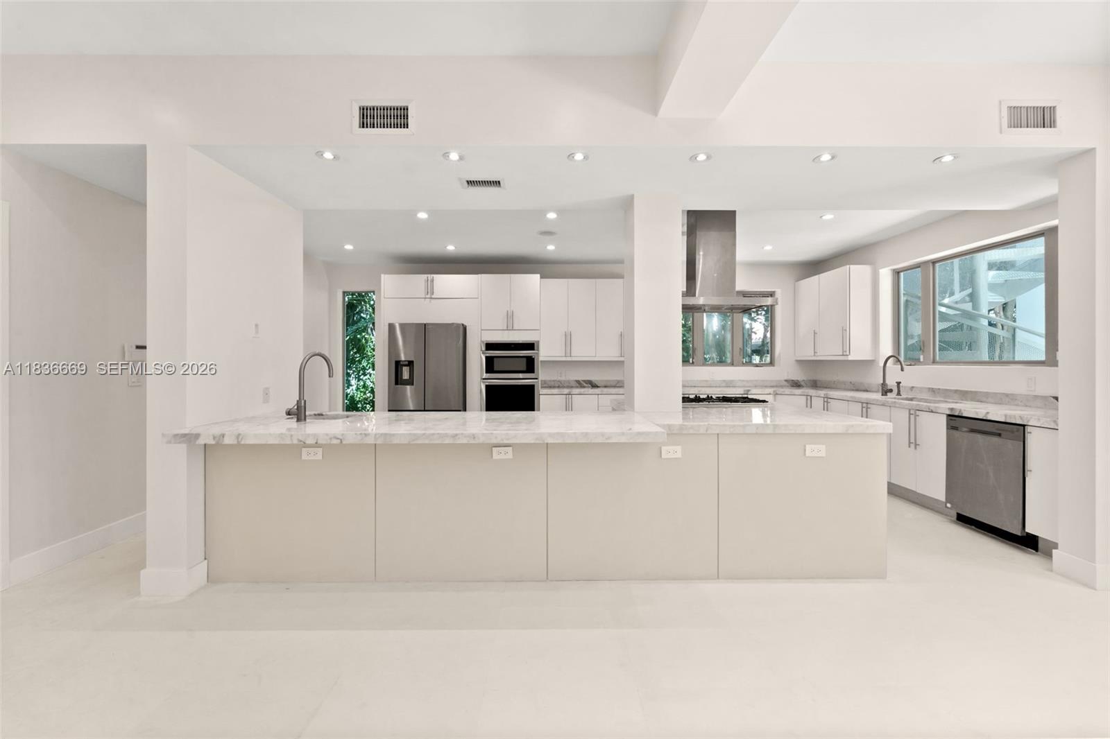 LA GORCE GOLF SUB - Residential