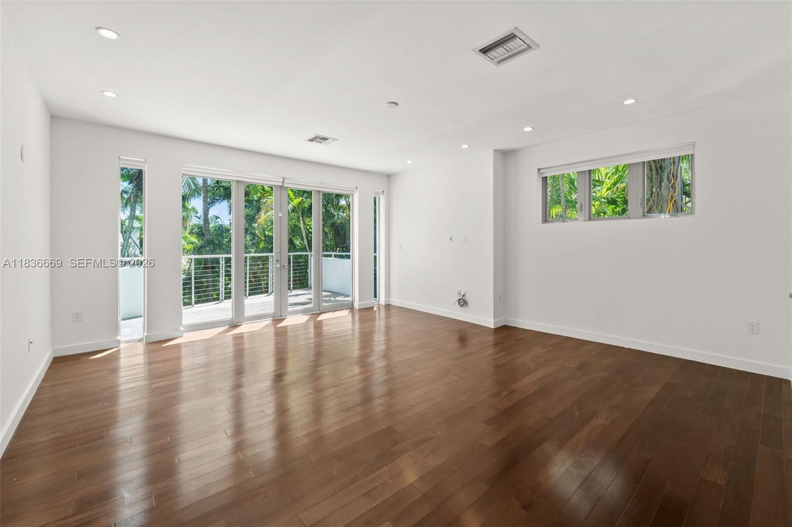 LA GORCE GOLF SUB - Residential