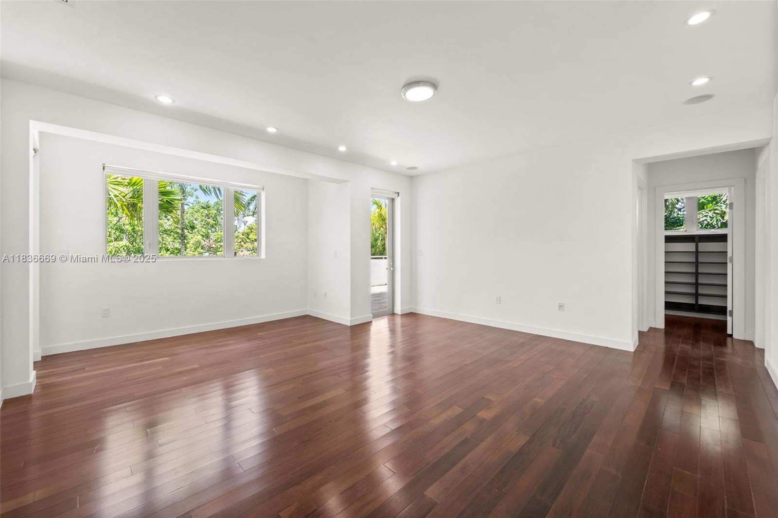 LA GORCE GOLF SUB - Residential