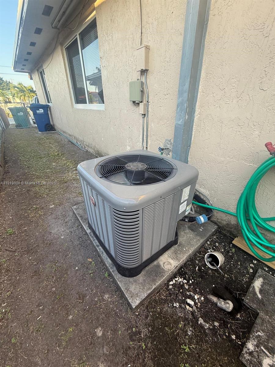 SWEETWATER GROVES .14 AC - Residential Income