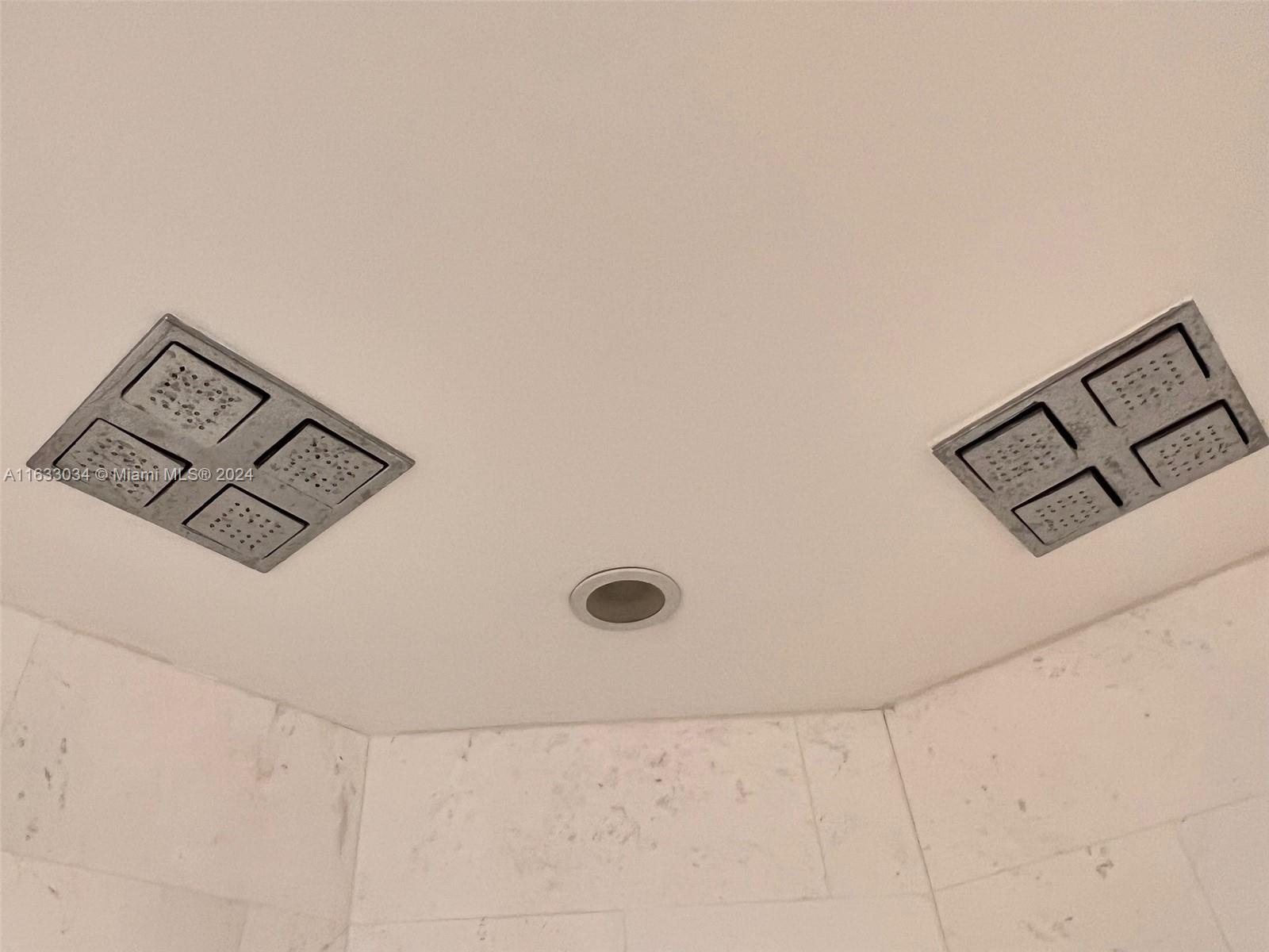 THREE TEQUESTA POINT COND - Residential