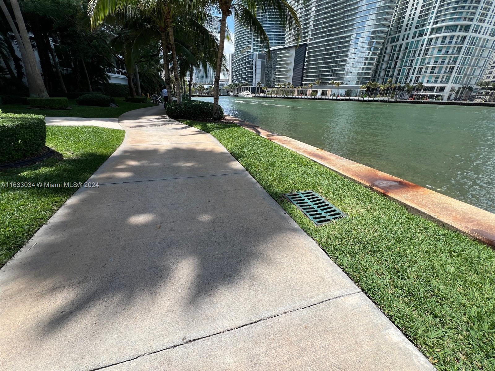 THREE TEQUESTA POINT COND - Residential