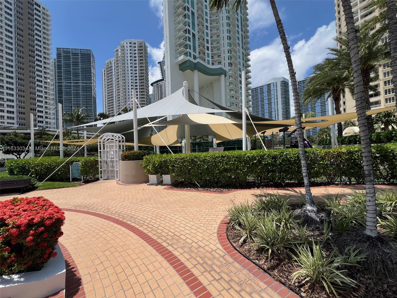 THREE TEQUESTA POINT COND - Residential