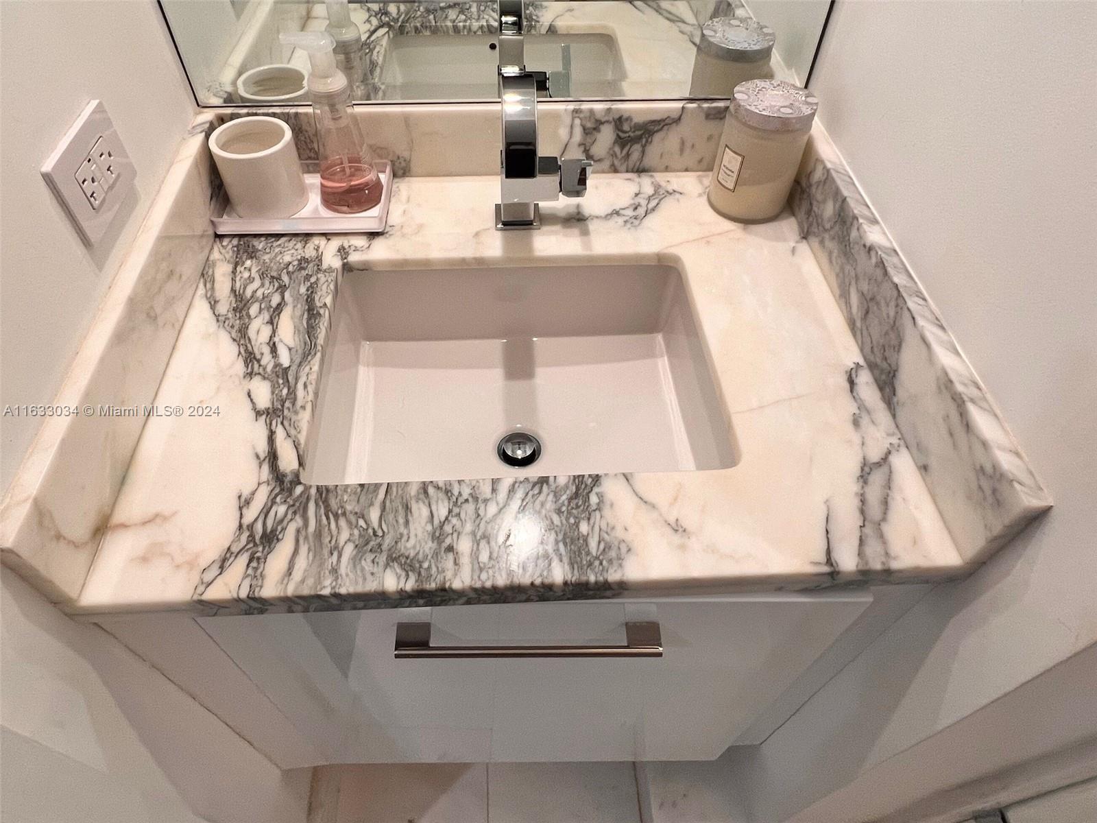 THREE TEQUESTA POINT COND - Residential