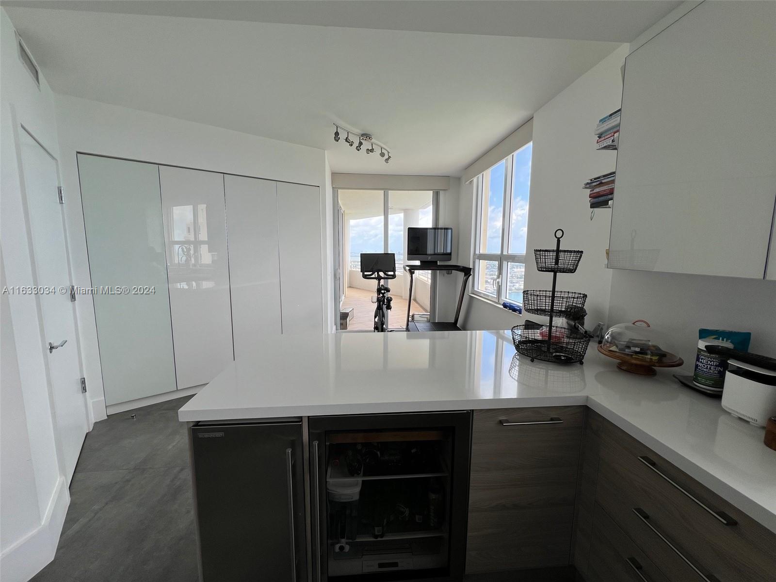 THREE TEQUESTA POINT COND - Residential