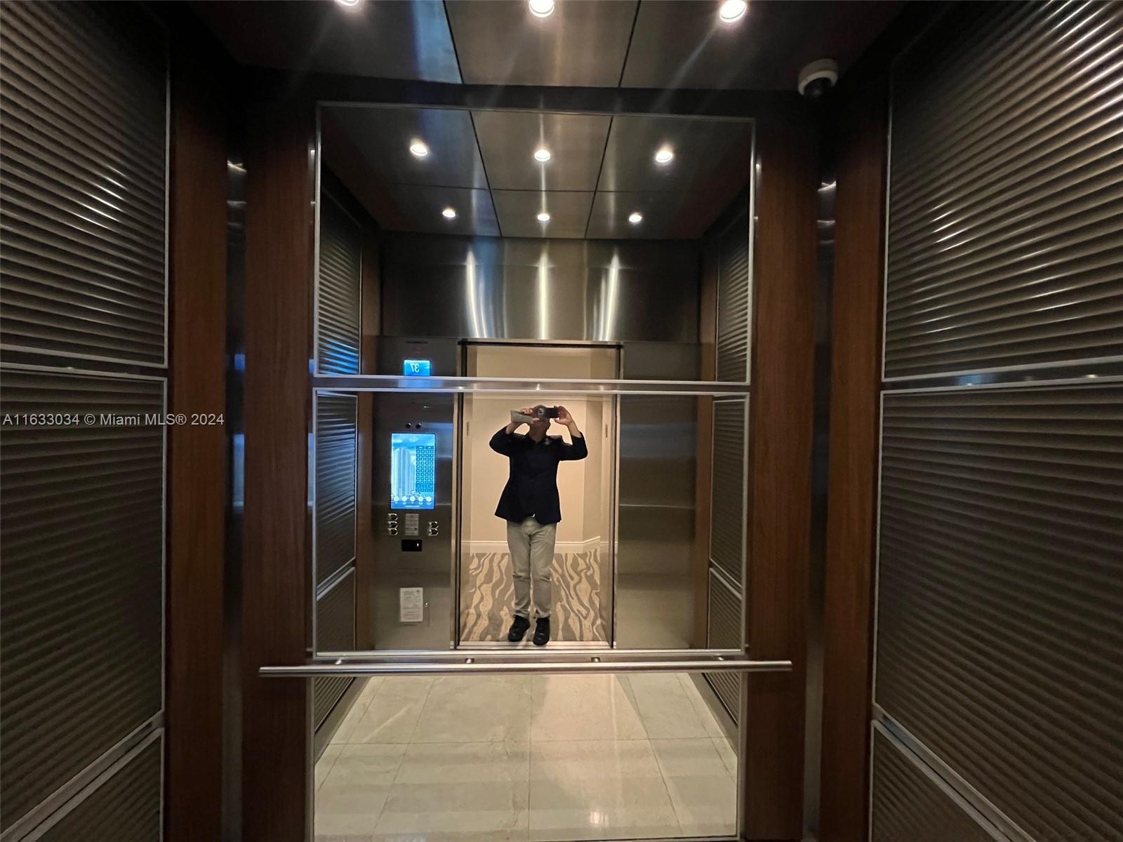 THREE TEQUESTA POINT COND - Residential